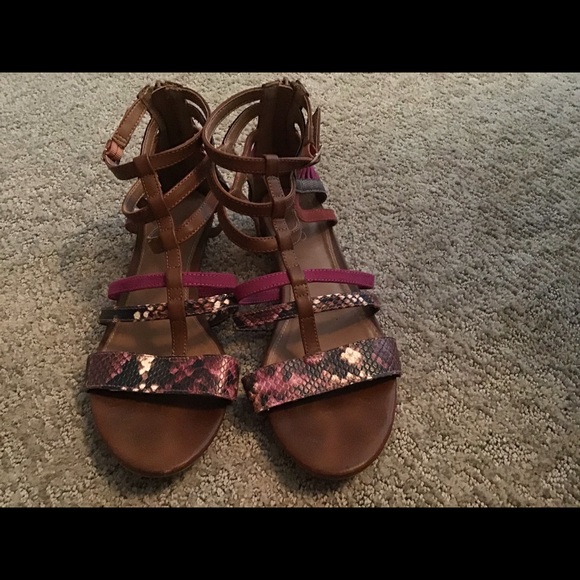 Sandals - Picture 3 of 3